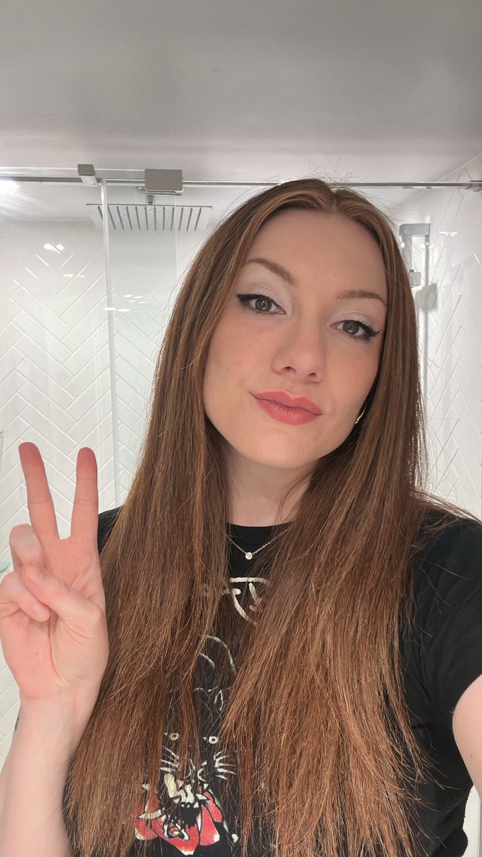 atRachelGilmore's tweet image. GOING LIVE RIGHT NOW ON TIKTOK, YOUTUBE AND TWITCH 💕
TikTok: tiktok.com/@rachel_gilmor…
Twitch: twitch.tv/rachel_gilmore
YouTube: YouTube.com/@AtRachelGilmo…