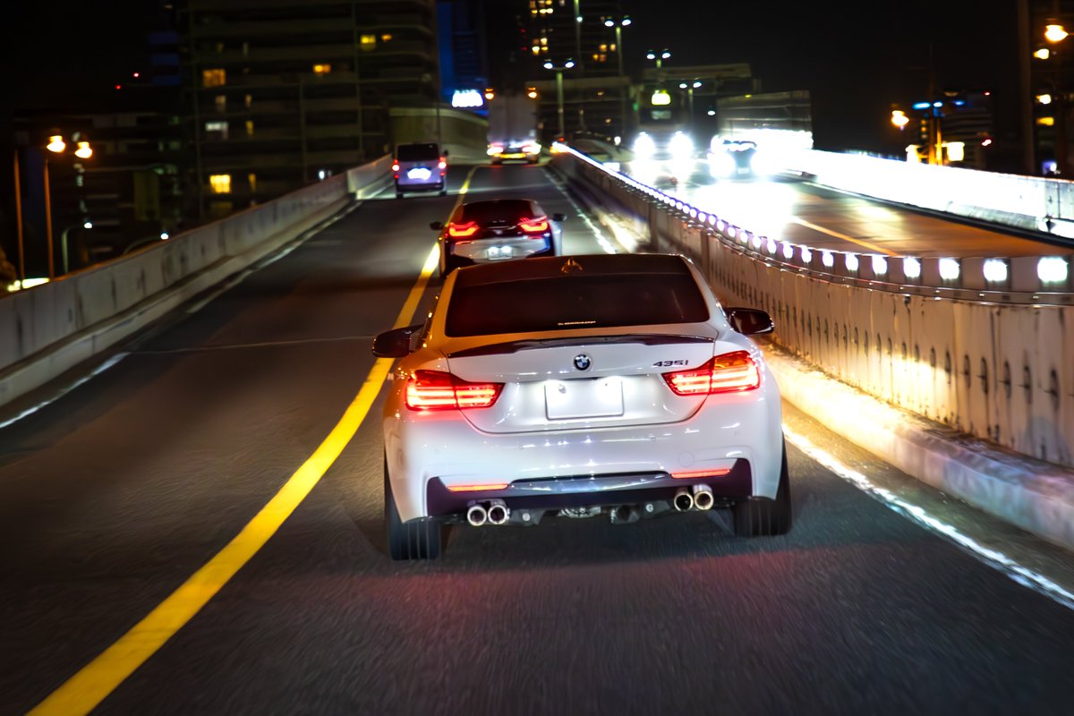 Udonge's tweet image. 昨日の夜の写真📸

平日なのに集まる車のレベルが高すぎて気絶した