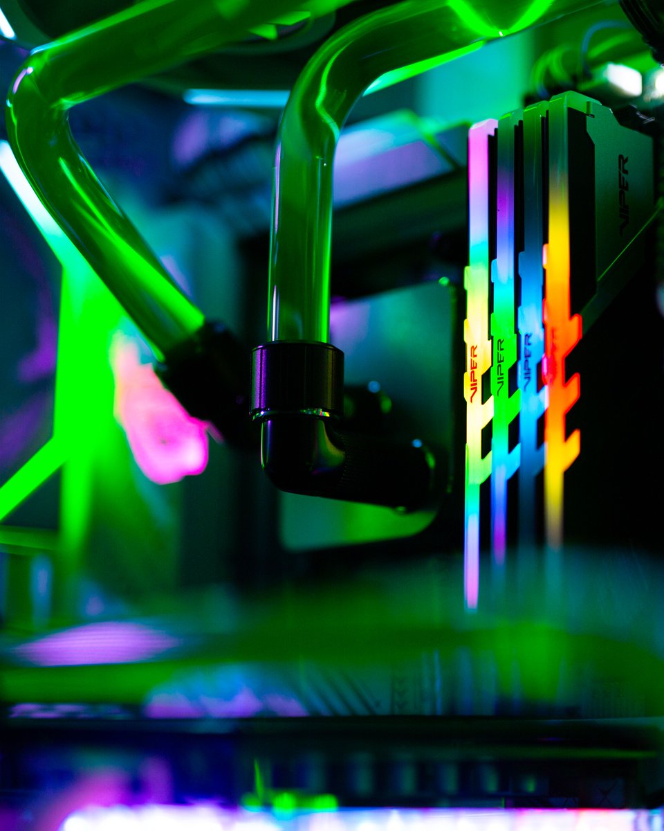 xidaxpcs's tweet image. Green has recently been one of our most popular colors for our X-10 open loop systems! If you were choosing, what color would you go with?
#xidax #openloop #customcomputer #gamingpc #pcgaming #liquidcooled #x10