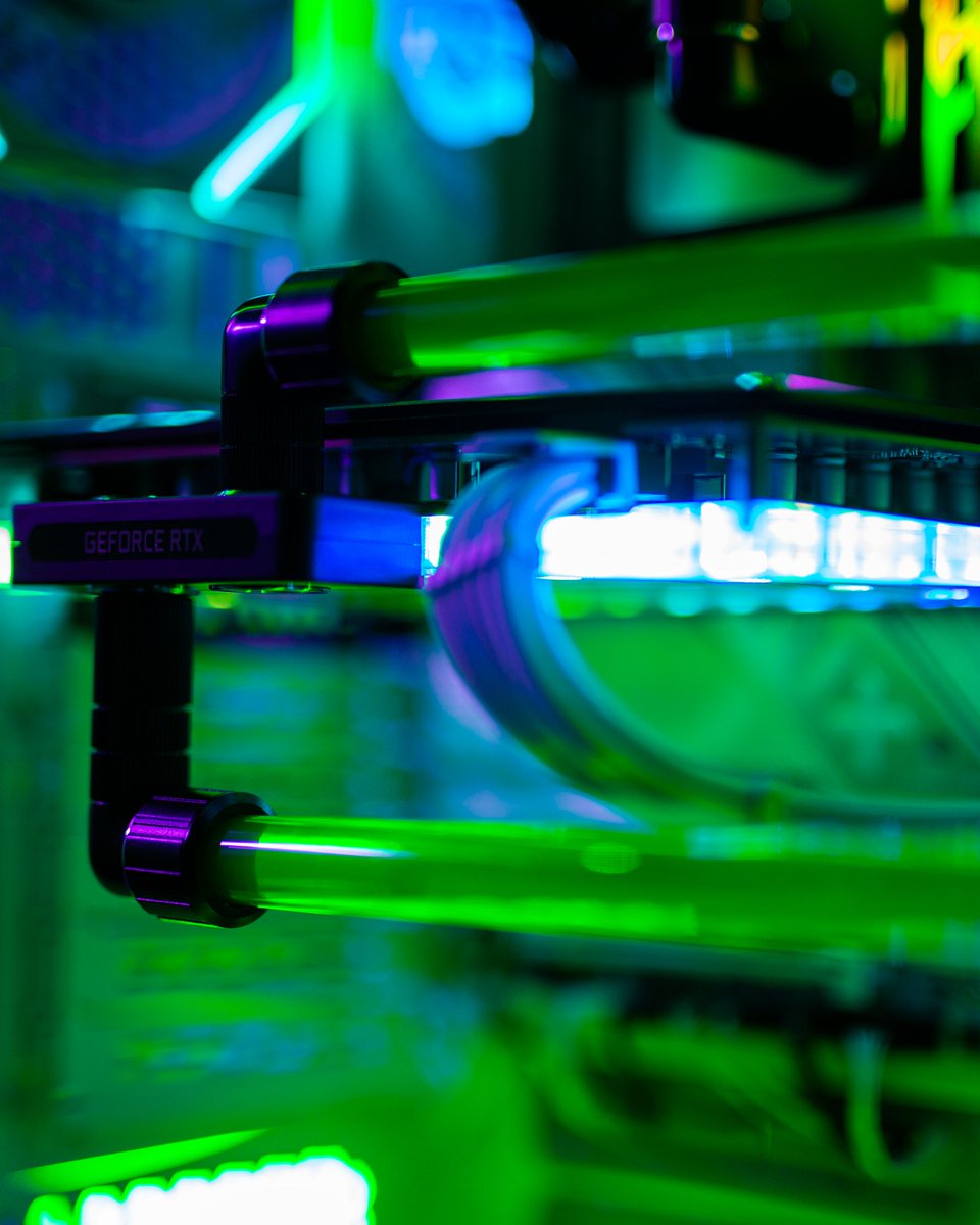 xidaxpcs's tweet image. Green has recently been one of our most popular colors for our X-10 open loop systems! If you were choosing, what color would you go with?
#xidax #openloop #customcomputer #gamingpc #pcgaming #liquidcooled #x10