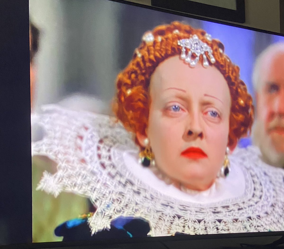 HollywoodYeste1's tweet image. Bette Davis’ performance in The Private Lives of Elizabeth and Essex defies description. The woman was always stunningly brilliant but she hit a whole other gear in this role. She makes time stand still.