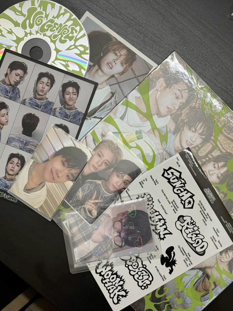 jisungzips's tweet photo. sorteio álbum do bnd 🏠🎧💙

- imagens ilustrativas
- quem ganhar pode escolher entre no genre board game ver. ou how sticker ver. 
- regras nos comentários https://t.co/d8pAkzBvJY