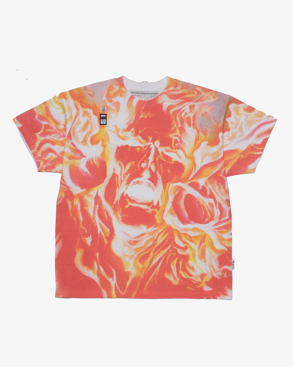 AbcCrystals's tweet image. Abc. / Fantastic Four blind blister pack Painterly Realism character t-shirts.
There are 7 character t-shirt options to coincide with the 7 character sneakers. Each character t-shirt will vary in rarity. Each shirt comes packaged in a sealed silver bag which is set inside of a…