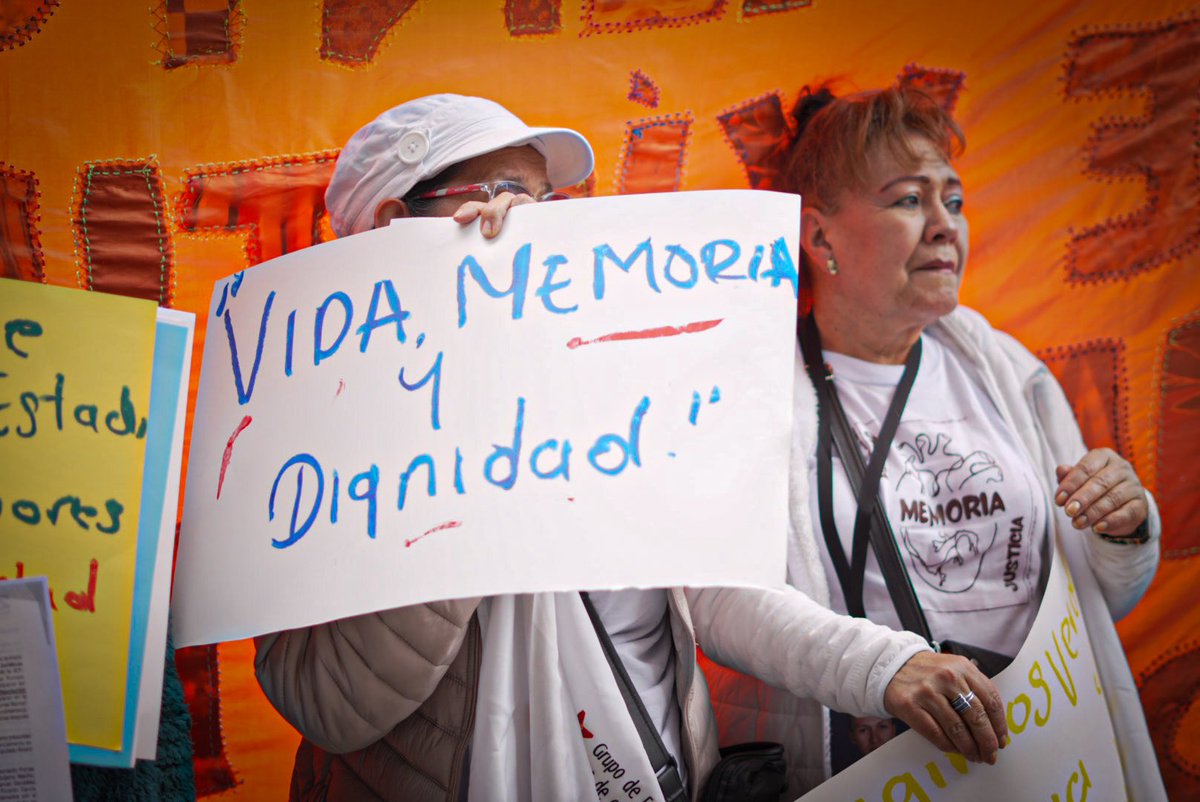 Movicecol's tweet photo. Está resolución es una amnistía encubierta, prohibida por el derecho internacional. Exigimos que la JEP revoque la resolución RPP No. 1700 y garantice justicia, verdad y no repetición. No aceptamos una justicia a medias. #ImpunidadNuncaMás https://t.co/RWvYbAn9X1