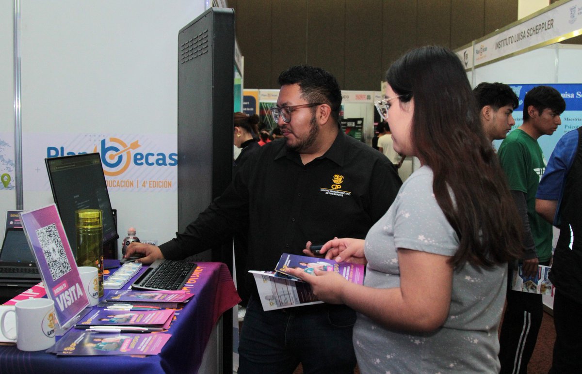CExpositorPue's tweet image. 📚 En el Centro Expositor, con el secretario Manuel Viveros Narciso, inició la 4ª edición del #PlanDeBecas.
🎓 Jóvenes encontrarán opciones educativas según sus gustos y necesidades.
🗓️ 21 al 24 de julio
🕙 10 a 18 h
🎟 Entrada libre

#PueblaEduca #BecasParaTodos