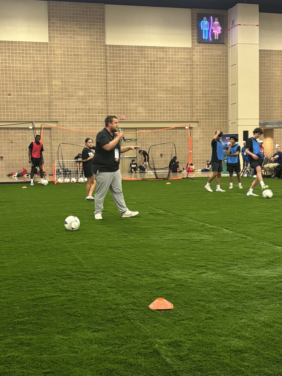 Thank you <a href="/THSCAcoaches/">THSCA</a> for the opportunity to speak at the convention this year. Really enjoyed the opportunity to connect with fellow coaches and hear from some of the best in the state #THSCA