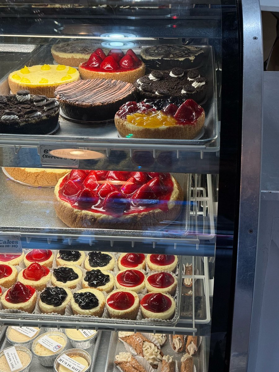 marcogomes's tweet image. eileen's, soho, o melhor cheesecake que conheço: leve, pequeno e suave.