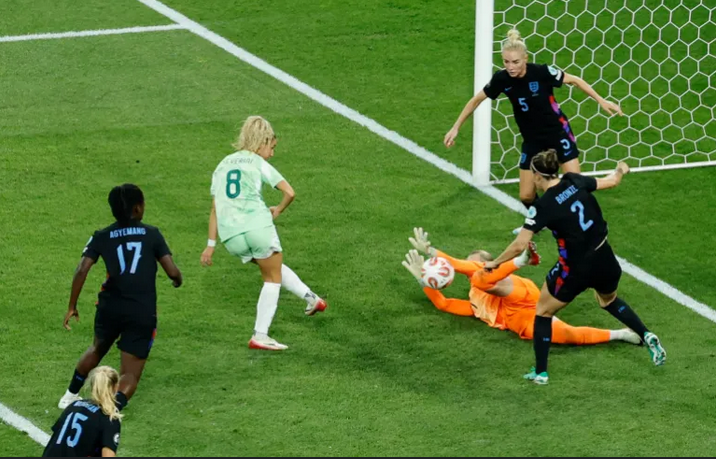 HorsesEnglish's tweet photo. "🔥 Thrilling Euro 2025 semi-final! England defends their title against Italy in a captivating showdown. Who’s ready for the final? ⚽💥 
LINK : https://t.co/hj7h1qXbJj

#Euro2025 #EnglandVsItaly #WomensFootball #Euro2025SemiFinal #ChampionsInTheMaking  #Italia #Euro2025Final https://t.co/VWa92FwulU