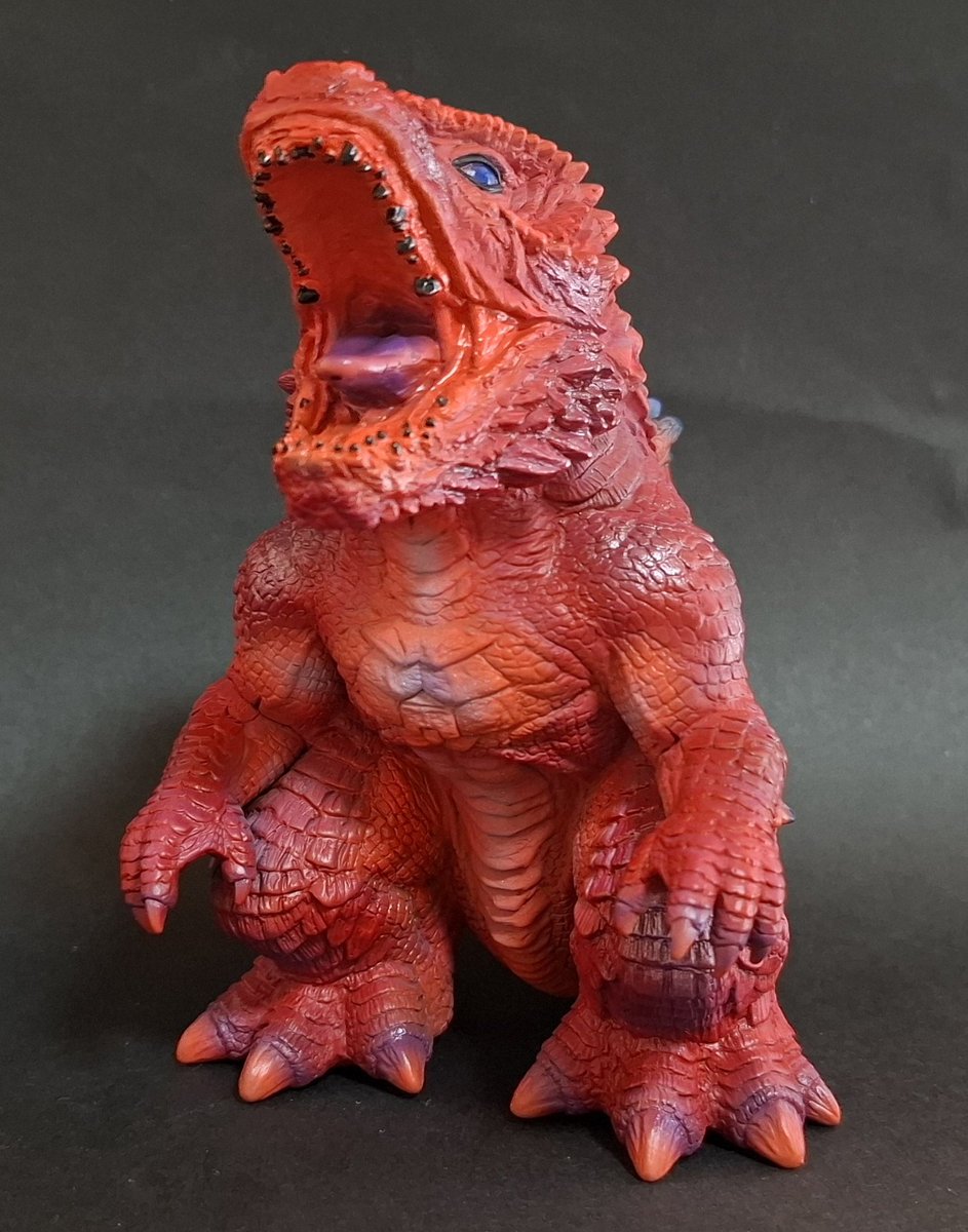 mlml_punch's tweet image. おはようございます·͜· ❤︎🌱✨
鎮座獣のゴジラを塗装しました。バーニングゴジラ⋆͛🦖⋆͛
beforeも一緒に
#ゴジラ #ソフビ