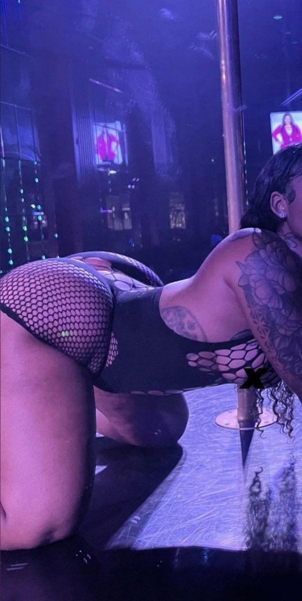The fuck? Theres no such thing as a black sissy. Im just a thicc bitch.