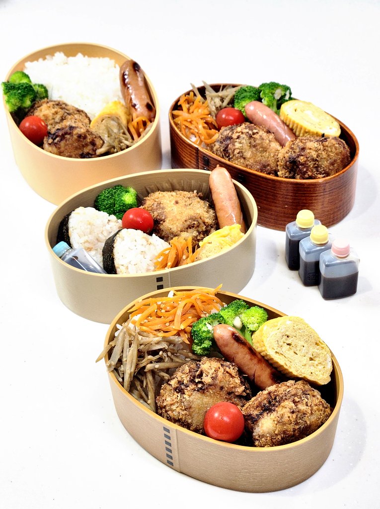 WorryForDinner's tweet image. おはようございます
🍱キャベツたっぷりメンチカツ
次男はツナそぼろおにぎり🍙
長男は置き弁当です
暑いから避けていた揚げ物を解禁してしまった😵🥵
#お弁当記録 #旦那弁当
#高校生弁当 #学童弁当