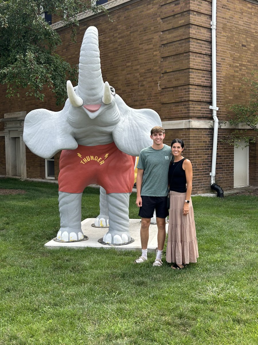 Thank you to <a href="/MarquesKyle/">Kyle Jones</a>, <a href="/BenjiOxman/">Benji Oxman</a>, and <a href="/DennyMcdonnell/">Denny McDonnell</a> 
for a tour around campus! I had a great time learning more about <a href="/SCStorm_MBB/">Simpson Men's Basketball</a>