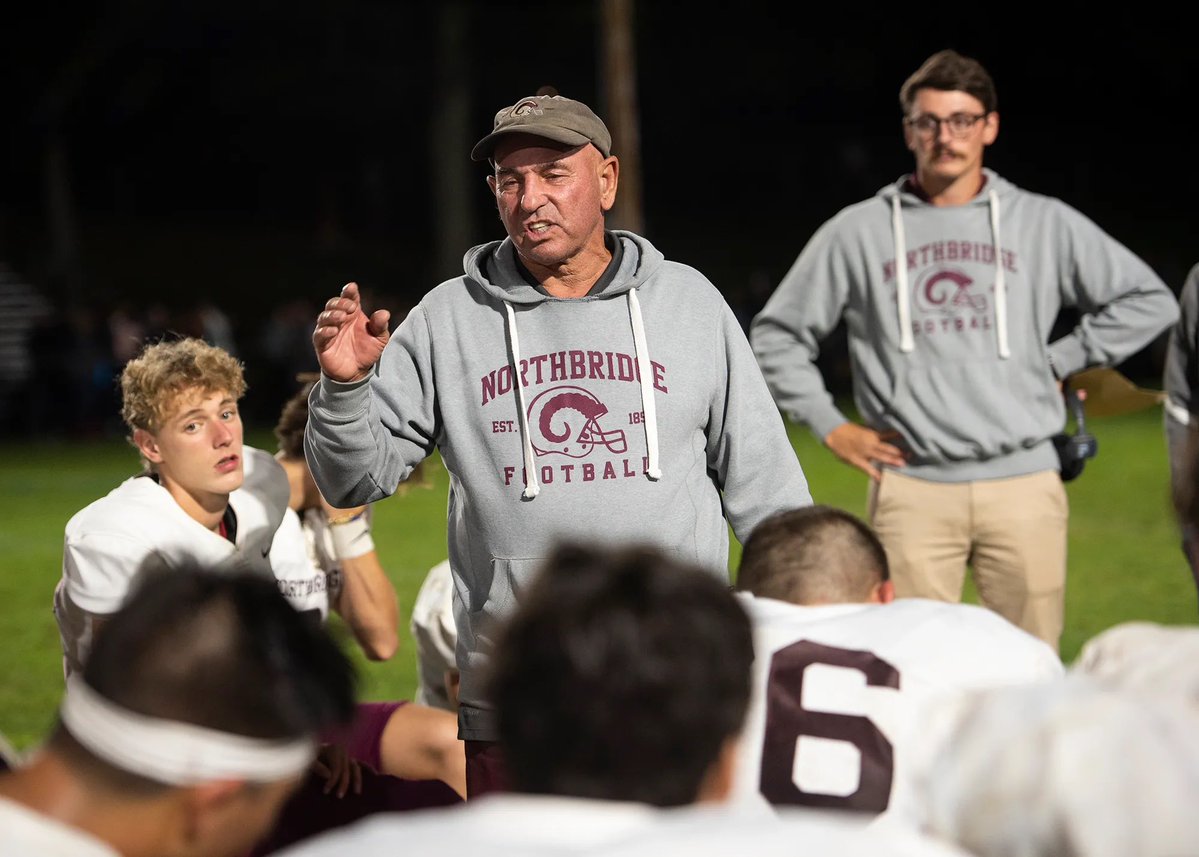 AlexAgrellaRB's tweet image. TWO MORE PROGRAMS LOCKED IN FOR MEDIA DAY!
Northbridge 🔒 Methuen 🔒
Legendary HC Ken Lachapelle + new Methuen HC Ryan Dugan will be in the building with their captains!
August 13th
Media: Do you want to attend? Fill out the form ⬇️
forms.gle/bsJGDqMmyB4gcc…