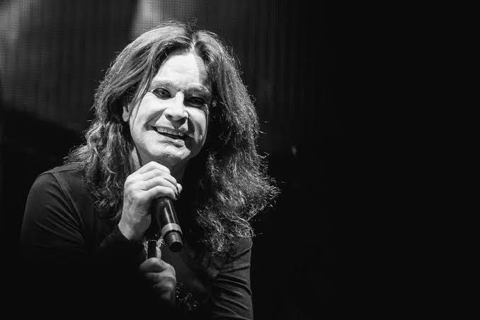 cnt_pr's tweet image. INESQUECÍVEL: Família confirma que as últimas palavras do eterno Ozzy Osbourne foram: "cabaret tonight"