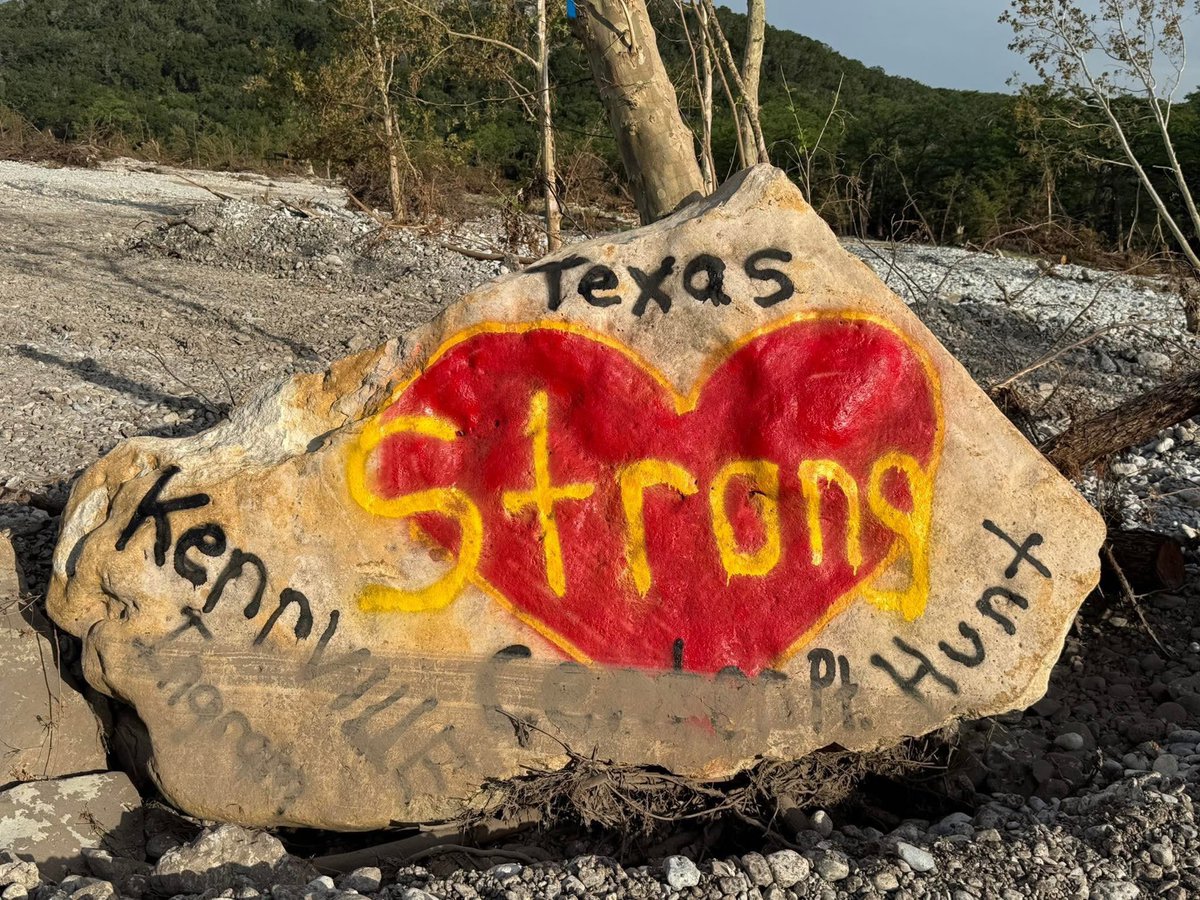 TDStormRecovery's tweet image. Photo credit Casey Billings , team member. Still on the ground in #Texas doing search and recovery.
#txwx #kerrville #TexasFloods #TexasStrong #flooding