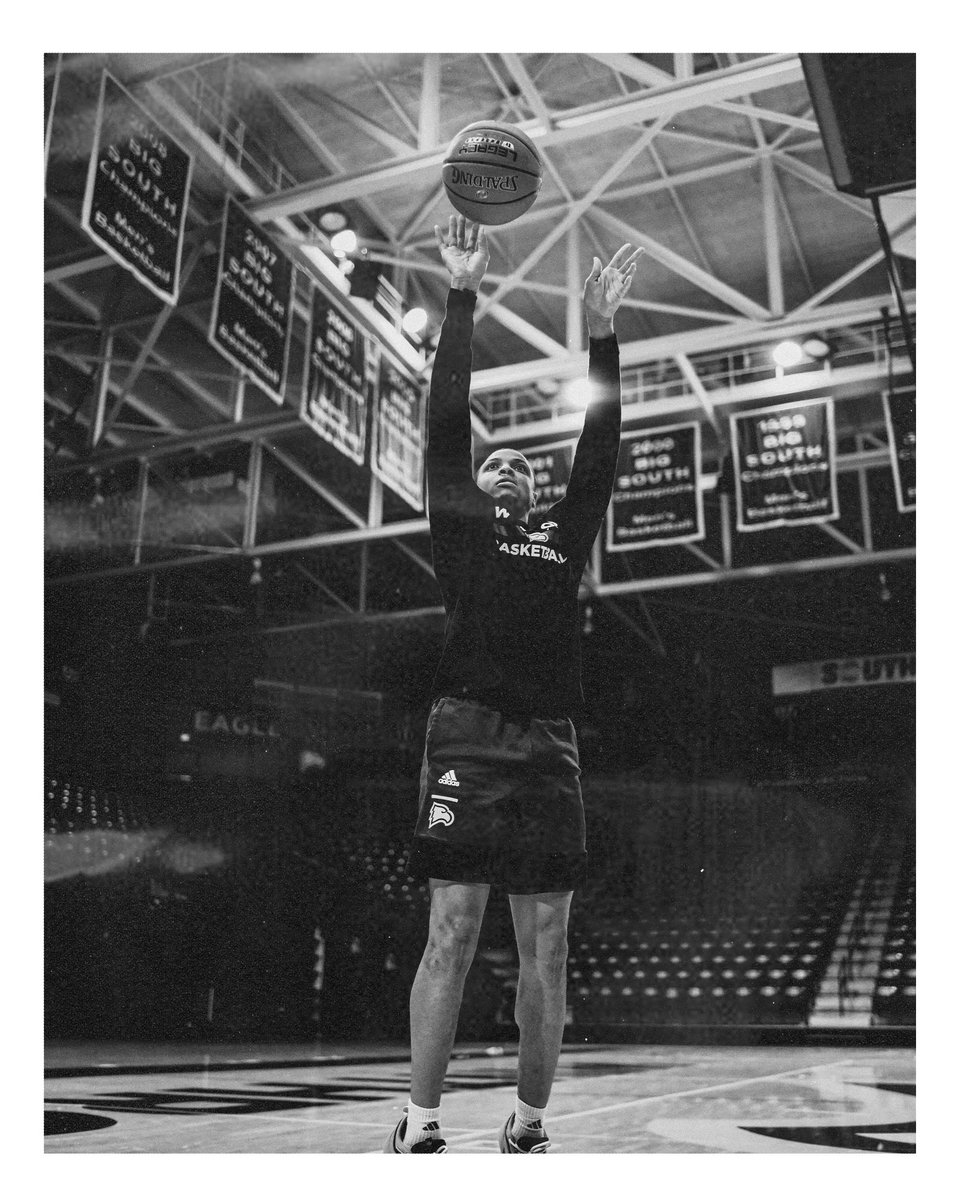 Winthrop_MBB's tweet image. Striving For More. 

#ROCKtheHILL