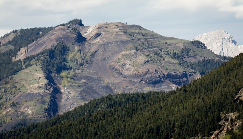 EmmaLGraney's tweet image. Coal company wins $142.8-million from Alberta government over policy flip-flop #ableg #cdnpoli #cdnecon theglobeandmail.com/business/artic…