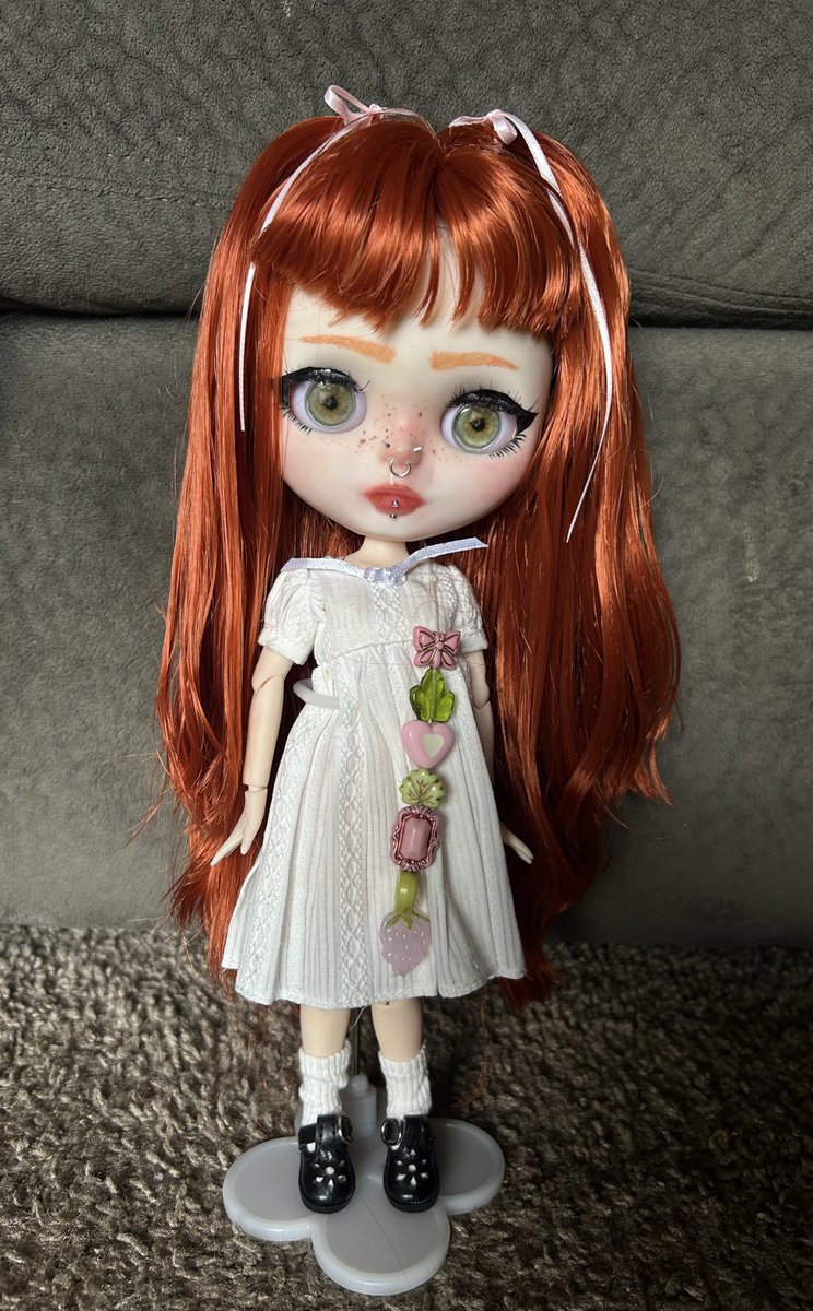 femmelovesong's tweet image. GUYS IM (pretty much) DONE CUSTOMIZING MY BLYTHE🥹🥹 she is so me i love her sm