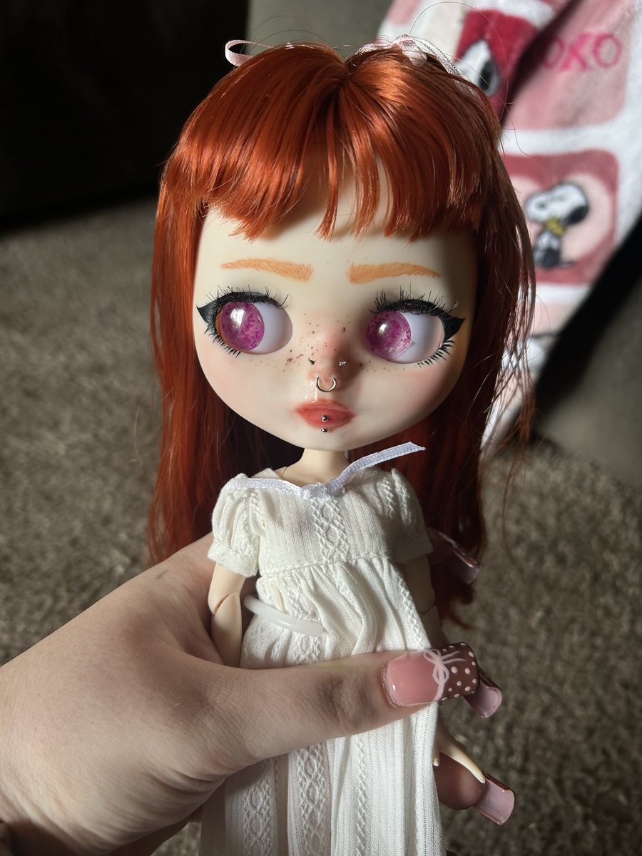 femmelovesong's tweet image. GUYS IM (pretty much) DONE CUSTOMIZING MY BLYTHE🥹🥹 she is so me i love her sm