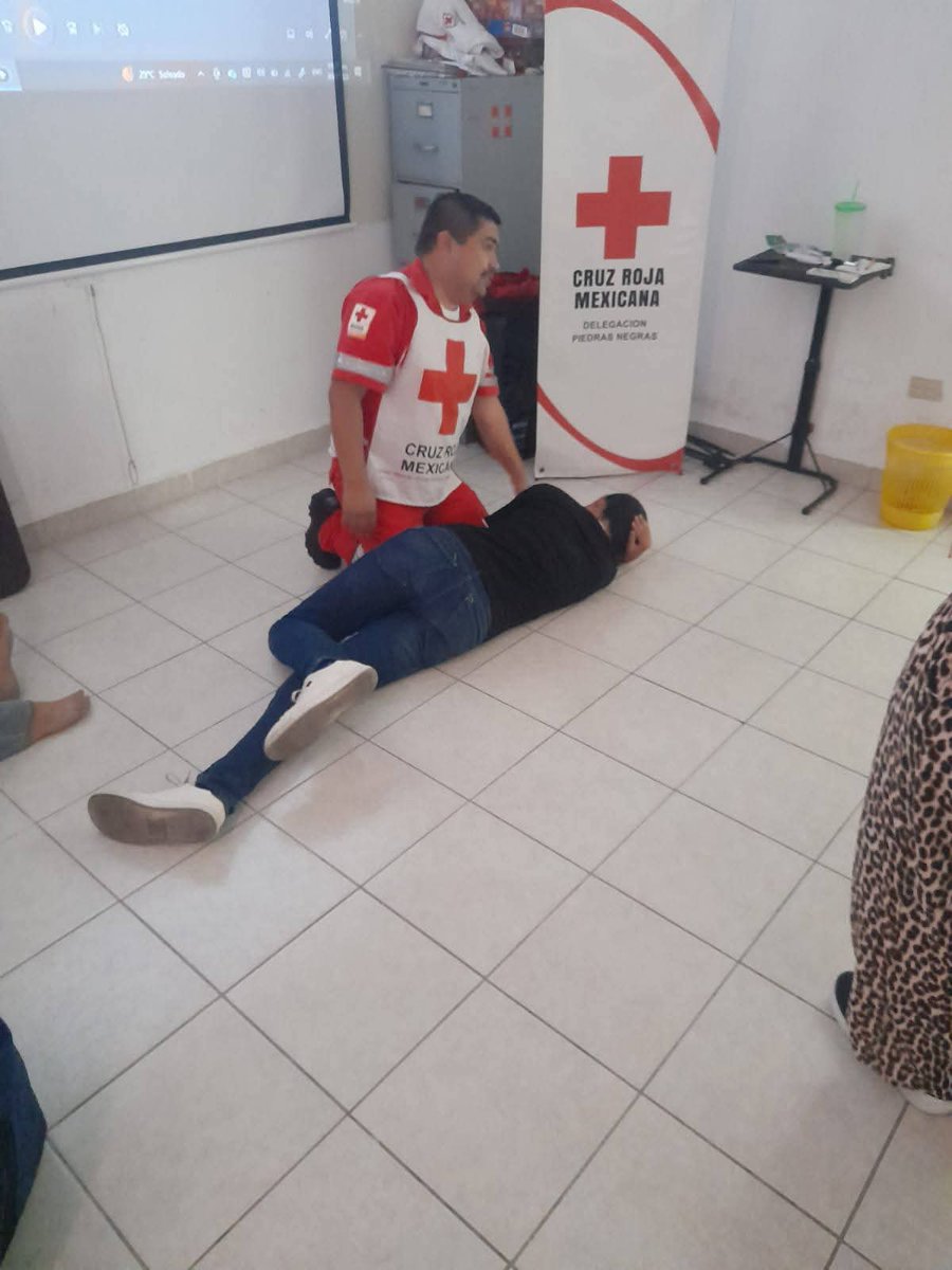 🚑 Cruz Roja prepara nuevo curso de verano en Piedras Negras 

gmnoticias.mx/cruz-roja-prep…