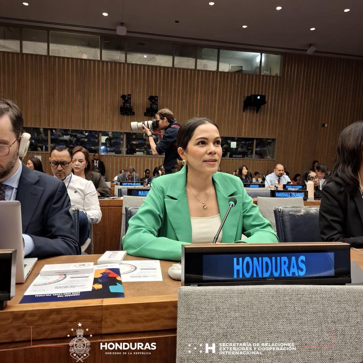 Cancillería Honduras (@cancilleriahn) on Twitter photo La Vicecanciller <a href="/CindyLRM/">Cindy Rodriguez</a> participó en la Reunión Oficial de Alto Nivel denominada: “Perspectivas regionales sobre la implementación de los ODS”, en seguimiento a la Octava Reunión del Foro de los Países de América Latina y el Caribe sobre el Desarrollo Sostenible. La Vicecanciller <a href="/CindyLRM/">Cindy Rodriguez</a> participó en la Reunión Oficial de Alto Nivel denominada: “Perspectivas regionales sobre la implementación de los ODS”, en seguimiento a la Octava Reunión del Foro de los Países de América Latina y el Caribe sobre el Desarrollo Sostenible.