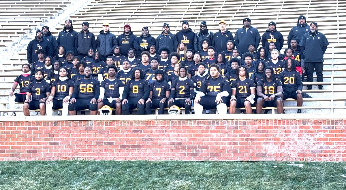 Dbuck06's tweet image. Winners Win!! Ring day for the #1 team in Missouri!! Congrats champs! Once a champ always a champ!