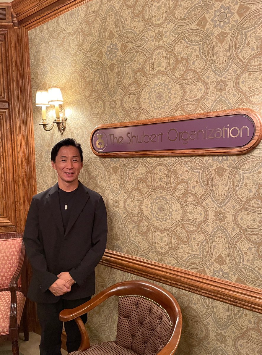 今日はNYのブロードウェイ劇場街にオフィスを構える Shubert Organization を訪問。アメリカを代表する劇場運営・制作総合エンターテイメント企業です。私もかつてブロードウェイで「キャッツ」他に出演した際、大変お世話になりました。現在セントルイスバレエに毎年1千万円のご寄付を戴いています。