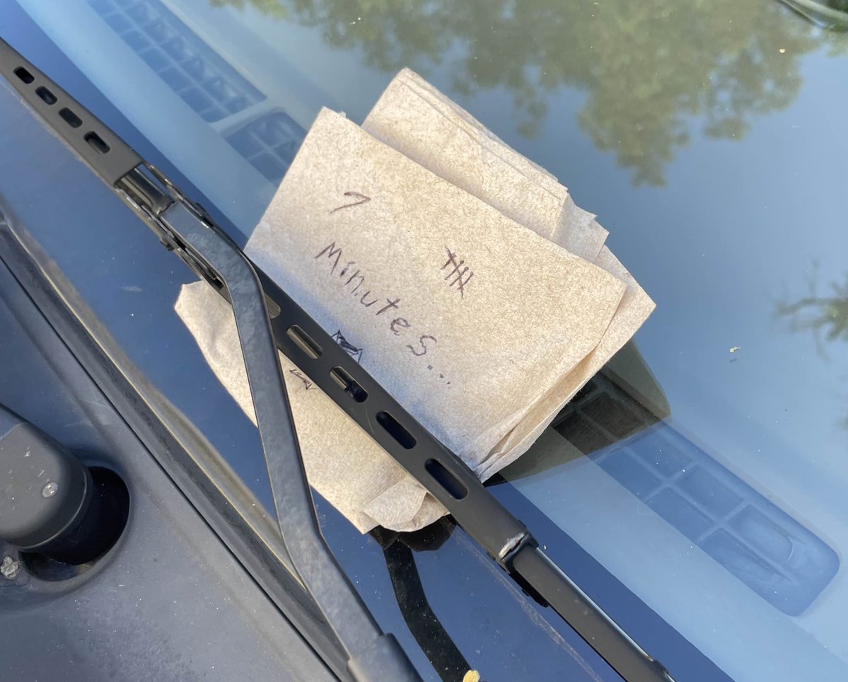 ourobug's tweet image. SOMEONE LEFT A WESKER REFERENCE ON MY CAR. I THINK BC OF MY UMBRELLA BUMPER STICKER LANFKSKNFDK