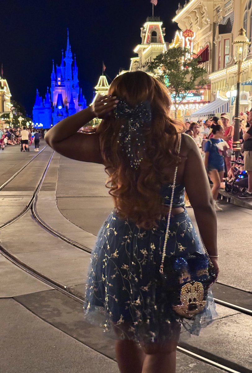 hecallsmePP's tweet image. Didn’t get to edit these yet but my pics from the debut day of Disney starlight made me feel so magical