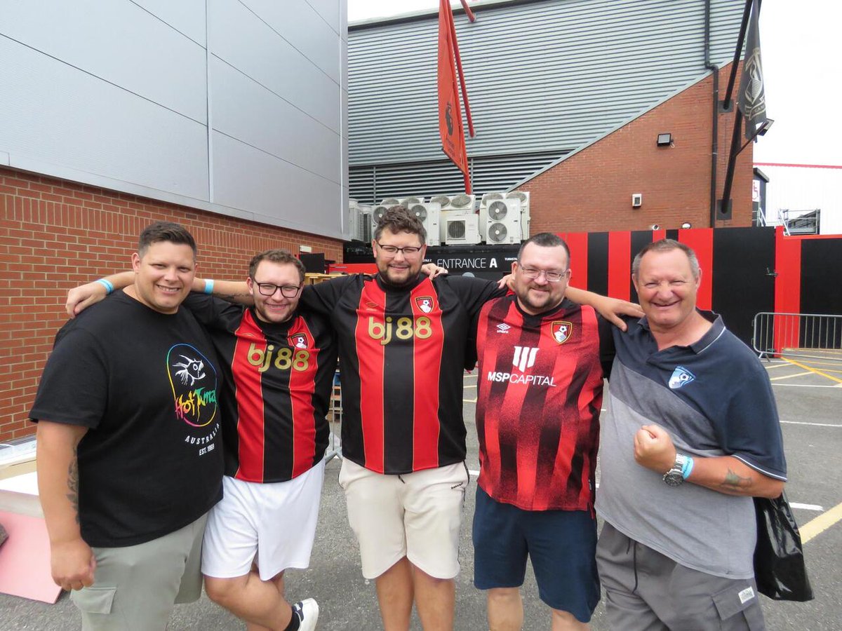 BmthEchoSport's tweet image. 'Thank you, Foley, you're a legend' - Cherries fans react to stadium expansion ift.tt/u38TELm
