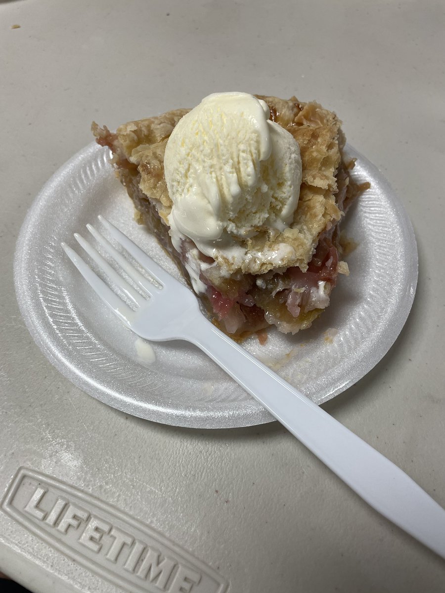 HorsleyScott's tweet image. Some fabulous homemade rhubarb pie in Armstrong. When we asked who baked it, the answer was, “it was a community effort.”