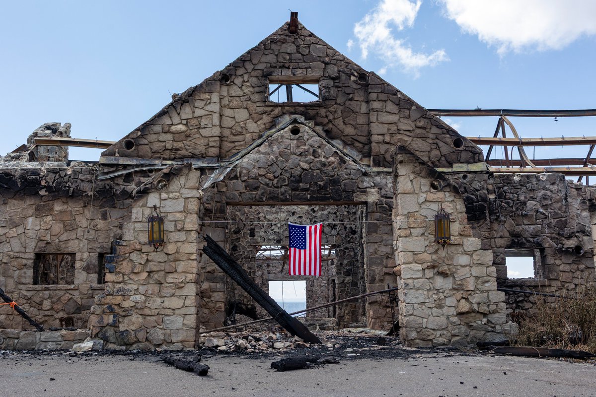 foxweather's tweet image. 😢HISTORY DESTROYED: New photos show the destruction left after the Dragon Bravo wildfire tore through the North Rim of Grand Canyon National Park. foxweather.com/earth-space/gr…