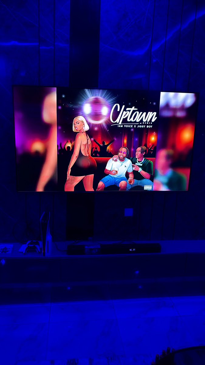 UPTOWN 🪩🕺