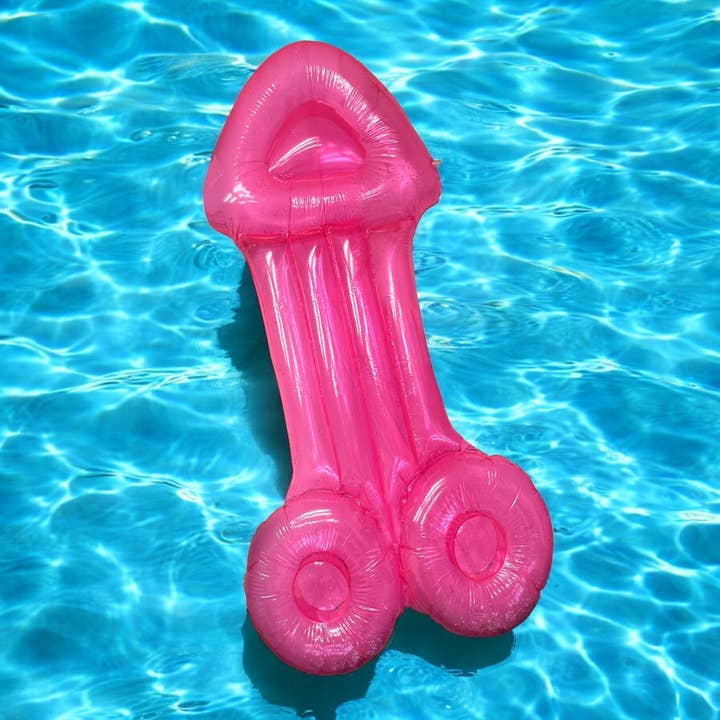 Carlafinch21's tweet image. thats one way to beat the heat
