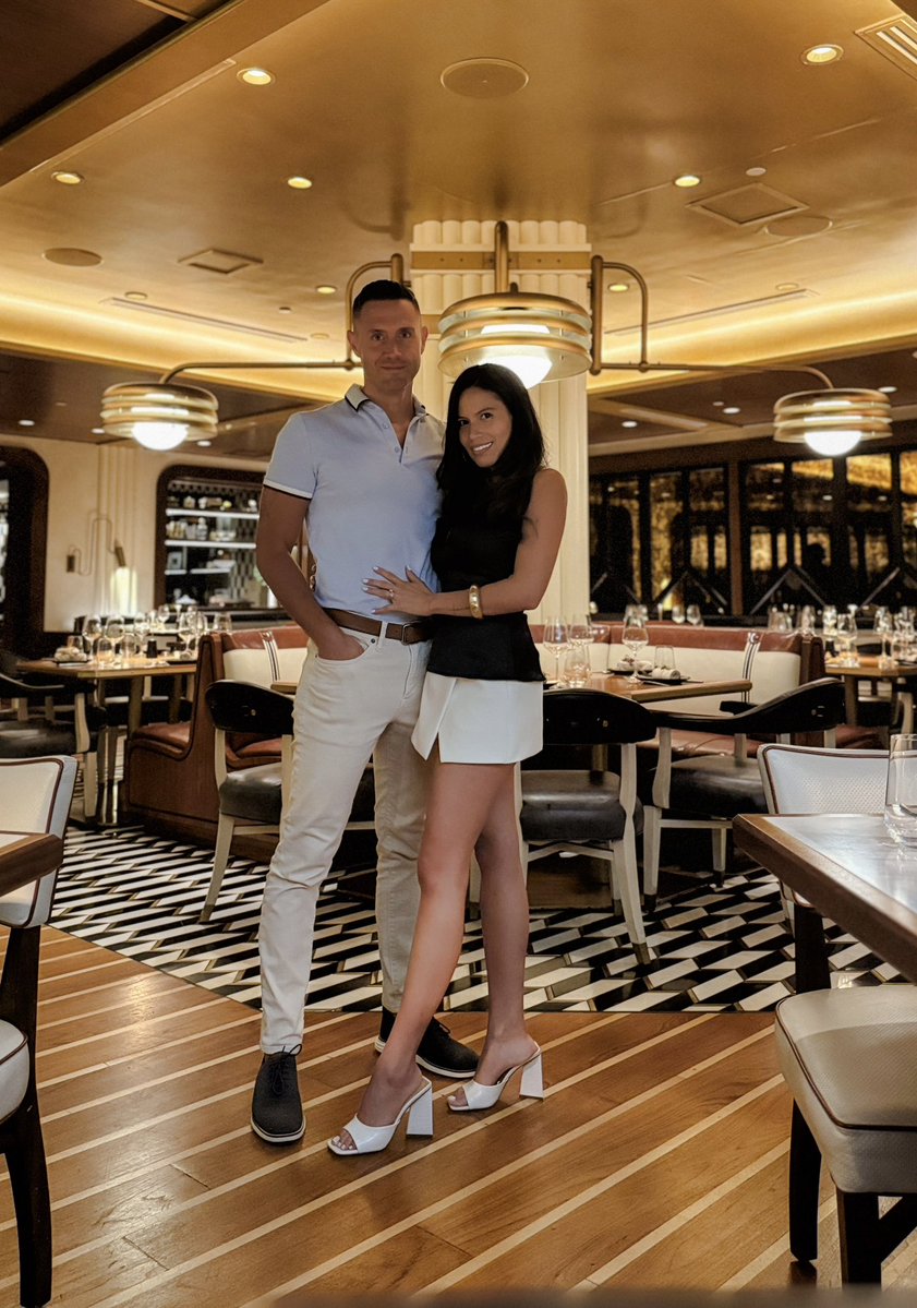 cryptorecruitr's tweet image. Date night with Sarah tonight. We had an outrageous time.
I love this woman.