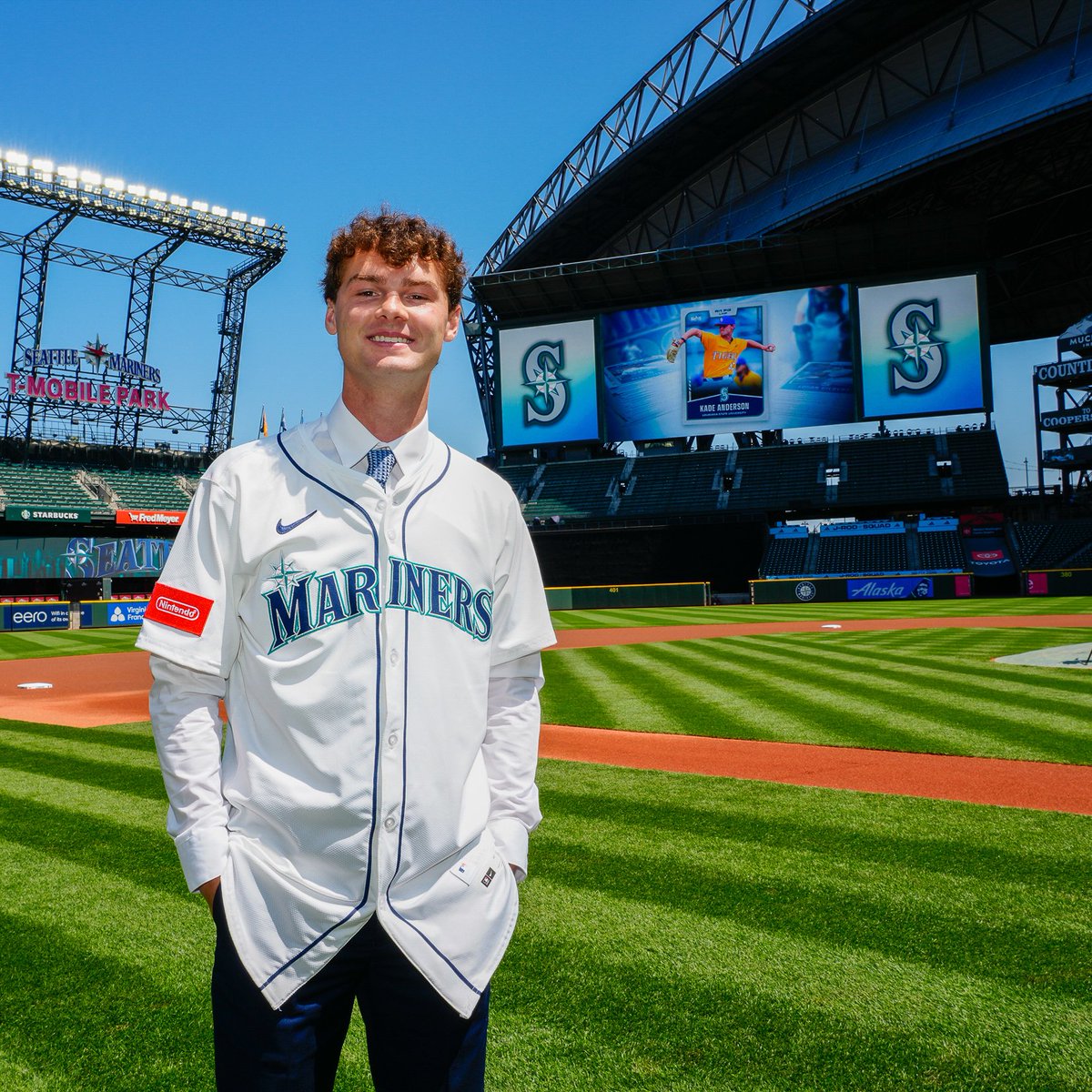 Mariners's tweet image. Stepping onto the field for the first time just hits different.
@KadeAnderson32 | #TridentsUp