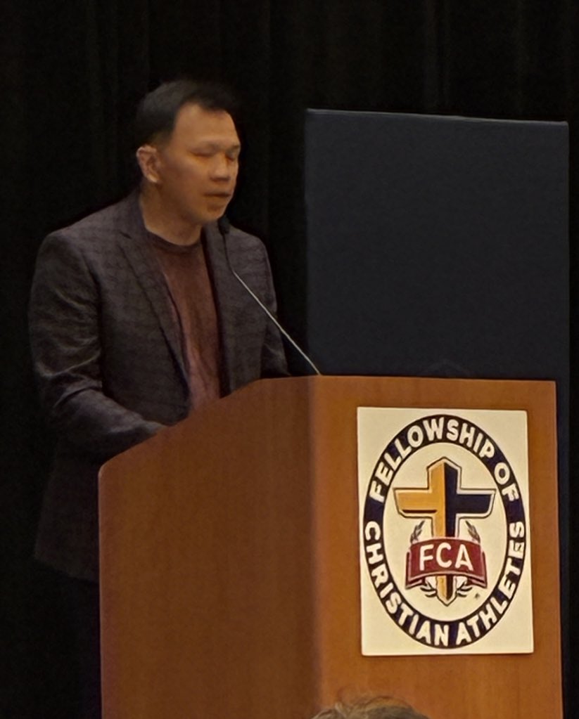 ShallyFootball's tweet image. Appreciate Dat Nguyen speaking from the heart today and reminding all of us how much a coach can impact a life! Amazing story and a big time defender! @THSCAcoaches