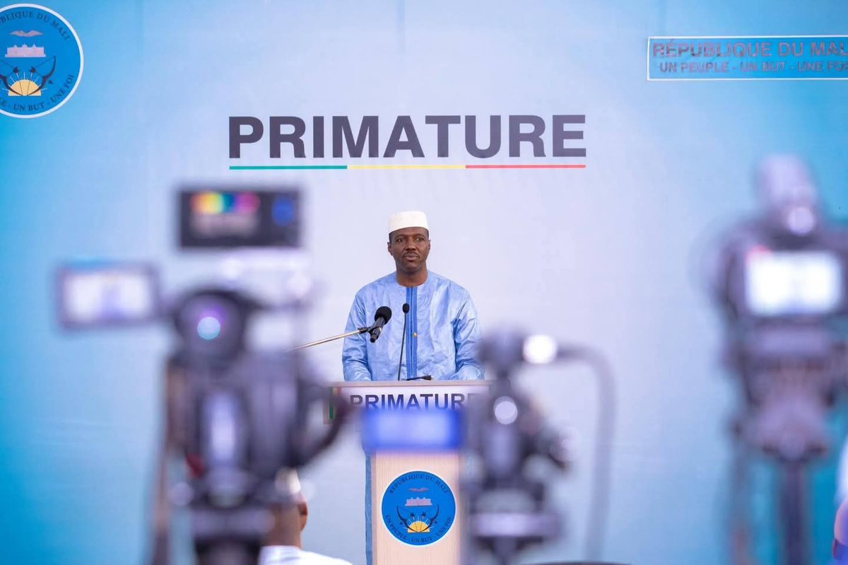 AbdoulayeDiop8's tweet photo. Sous la Présidence du Général de Division Abdoulaye Maïga, Premier ministre, Chef du Gouvernement, j'ai pris part, ce mardi 22 juillet 2025, à la cérémonie de lancement des plateformes digitales et de l’émission « GOUV-ACTIONS », en présence des Membres du Gouvernement. 

Je me réjouis de cette initiative salutaire qui contribuera non seulement de façon significative aux actions du Gouvernement dans la guerre informationnelle et communicationnelle, mais aussi renforcera la synergie d'action des structures de communication des États de la Confédération AES dans le cadre de la dynamique de l'AES.