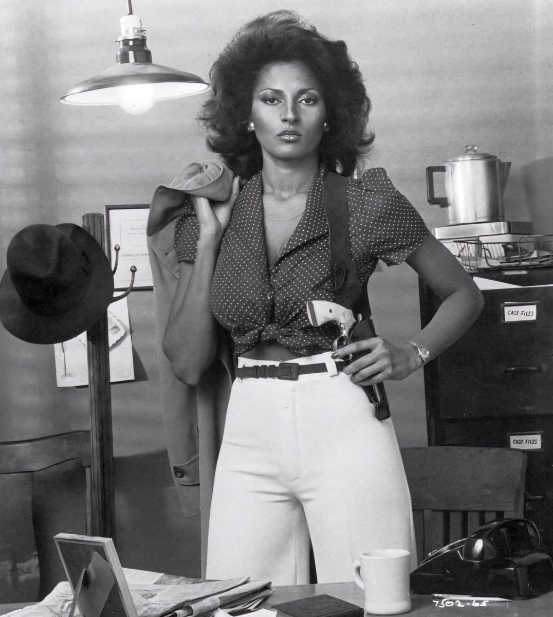 TheOXGodOR's tweet photo. Pam Grier in "Sheba, Baby" (1975) https://t.co/IdHRD3II0P