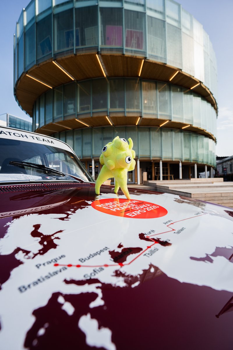 ReneExponaut's tweet image. 🚗💨ただいま万博会場です!✨
📍本日&明日の2日間限定展示、場所:フェスティバルステーション前!
カッコいい車だけじゃなく、チェコからやってきた運転手さんたちともおしゃべりできますよ〜🗣️🇨🇿
見に来ないと損です!
#EXPO2025 #expo2025czechia #RobotExpedice #CzechPavilion…