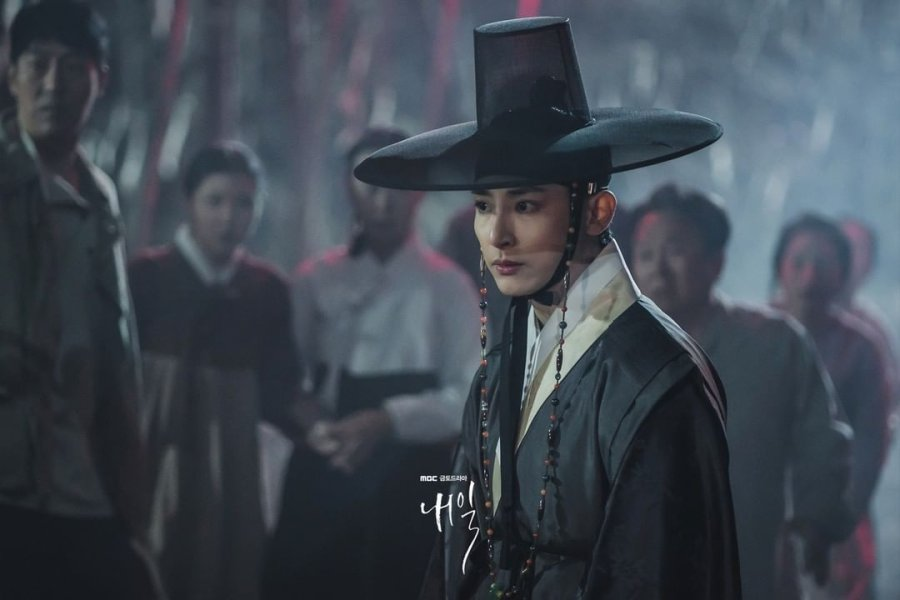 fromdaysix's tweet photo. Anyway, I have a PERFECT cast for Webtoon #GhostTeller Live Action. Pls director, make it happen #LeeSoohyuk #Tomorrow #kdrama https://t.co/c9S08CORE5