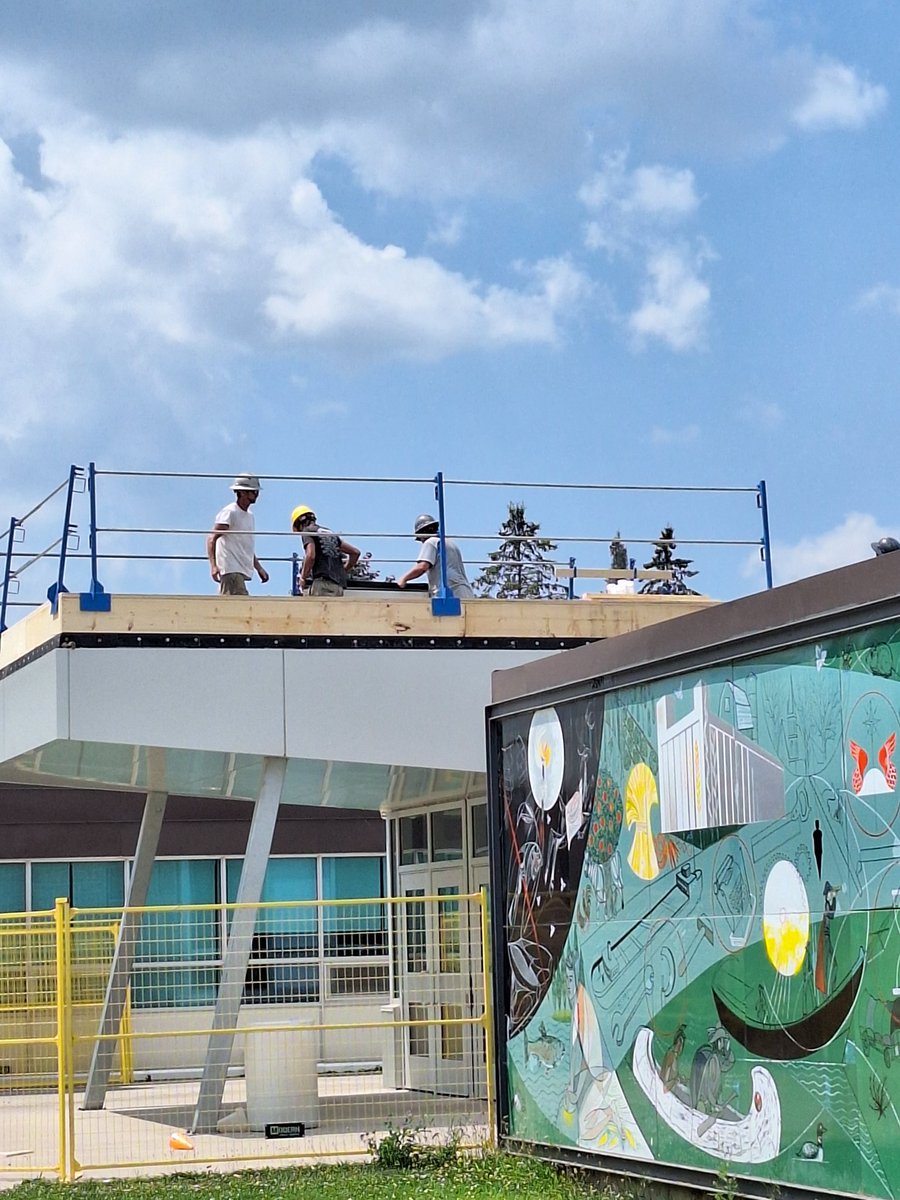 Bluewater DSB (@bluewaterdsb) on Twitter photo Working hard in the sun at <a href="/OSDSS_Official/">OSDSS_Official</a>! School renewal summer work is in full swing at several #BWDSB schools as a result of more than $12 million in investments from the Ministry of Education. Our facilities will be in tiptop condition to return to learning in September! Working hard in the sun at <a href="/OSDSS_Official/">OSDSS_Official</a>! School renewal summer work is in full swing at several #BWDSB schools as a result of more than $12 million in investments from the Ministry of Education. Our facilities will be in tiptop condition to return to learning in September!