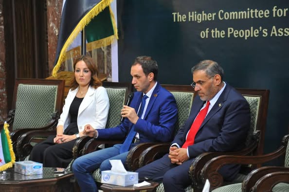 AhmadSY0309's tweet image. ترأس المهندس محمد أيمن المولوي اجتماعًا لوضع خطة استراتيجية لتطوير غرفة صناعة دمشق وريفها، شملت إعادة الهيكلة، التحول الرقمي، مراكز ابتكار، تشبيك محلي ودولي، قواعد بيانات بالذكاء الاصطناعي، وتعزيز دور الغرفة في دعم الاقتصاد الوطني.