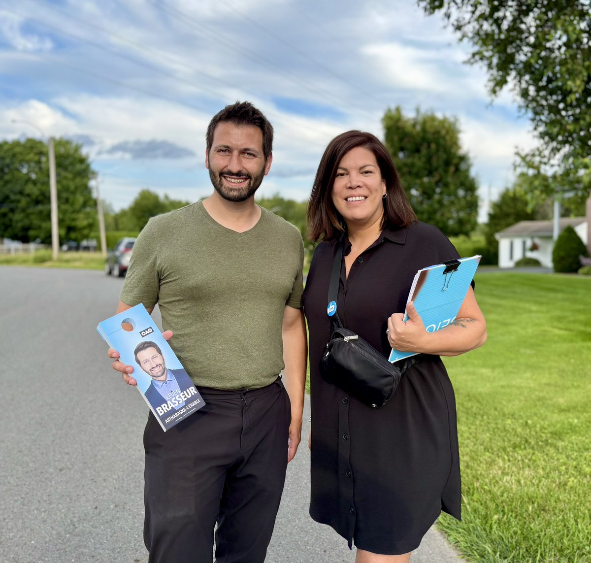CJKateri's tweet image. Une très belle soirée de porte-à-porte avec @KevenBrasseur! Le meilleur candidat pour représenter les gens d’#Arthabaska! #polqc #CAQ