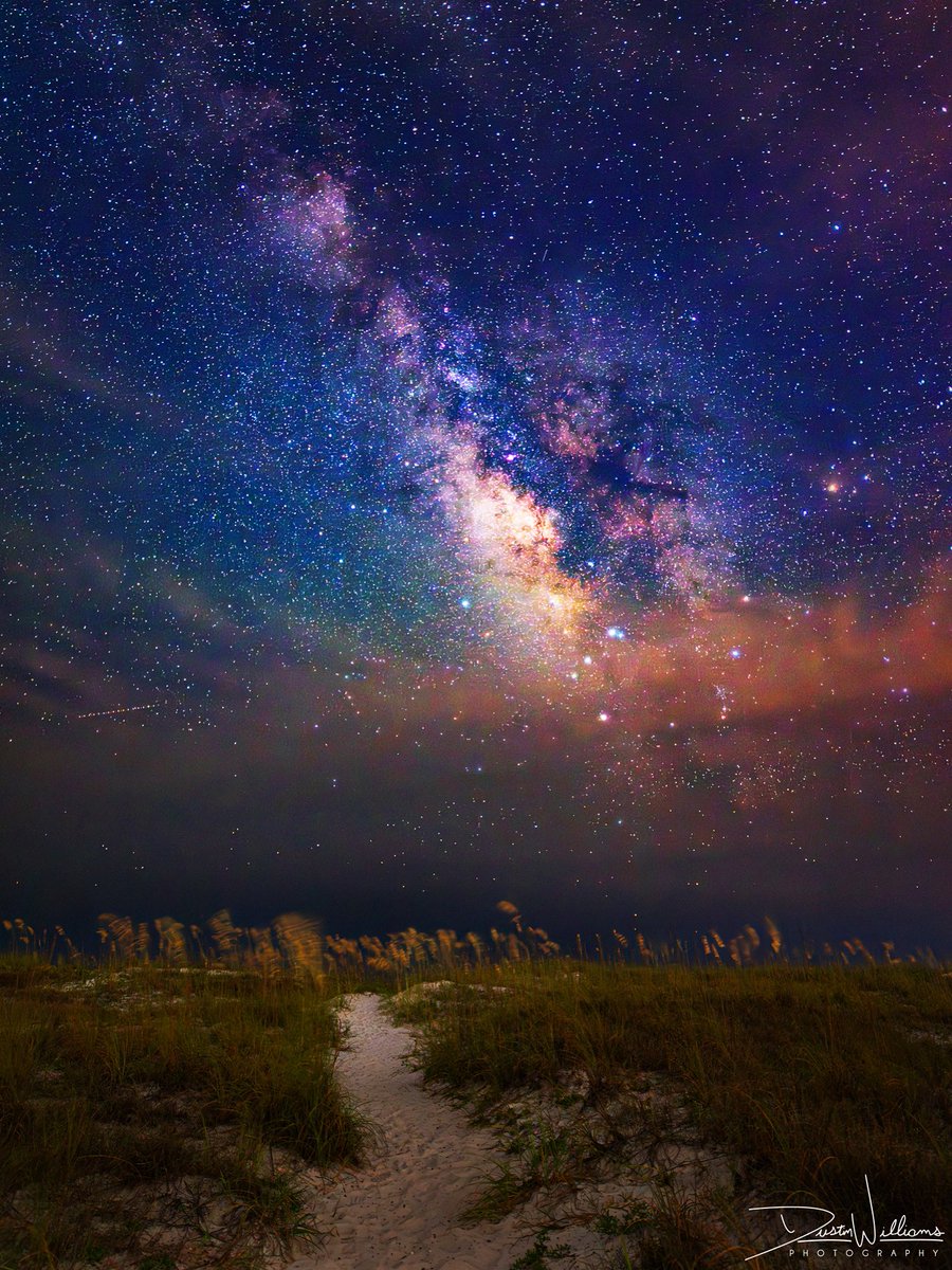 DWPhotographed's tweet image. The Milky Way shining bright through the clouds over Pensacola Beach, FL!
(Taken on 7/21 at 10:37pm)