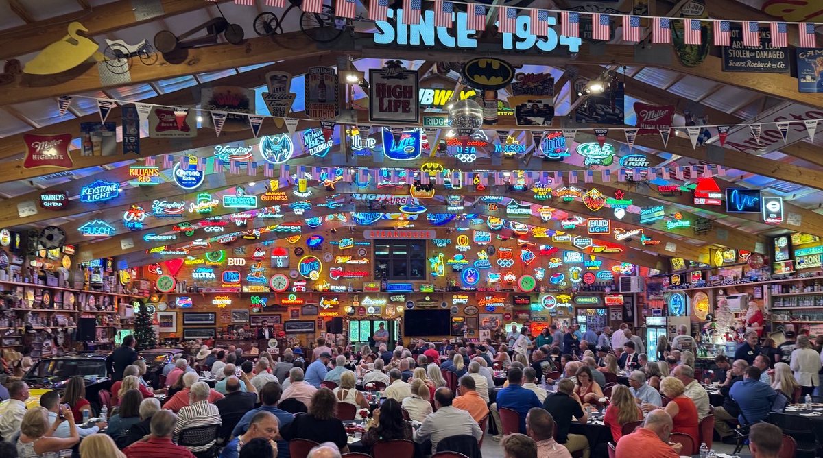 VivekGRamaswamy's tweet image. It’s going to be Ohio’s turn to lead America soon. Incredible grassroots energy tonight in Greene County.