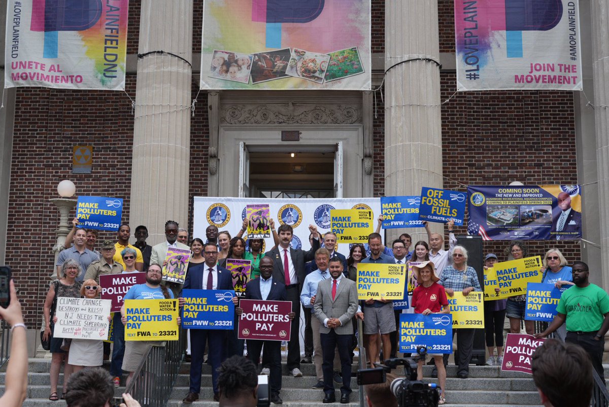 BenDziobek's tweet image. Plainfield is still grieving. Lives were lost in the floods—and fossil fuel companies haven’t paid a dime. Today, local leaders joined us to demand justice and pass the Climate Superfund Act. We won’t let this bill die while communities are left to drown. #MakePollutersPay