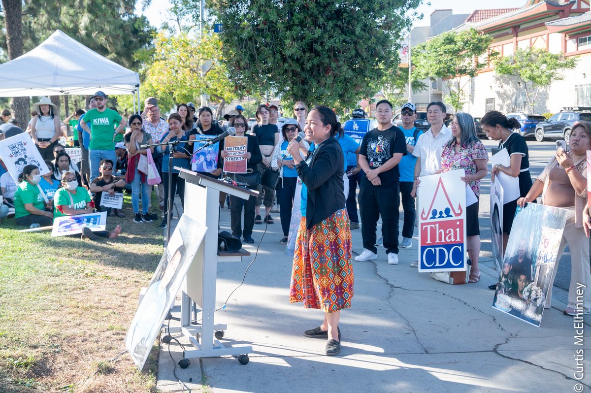 thaicdc's tweet image. #StopTheRaids 
🎥 Video: youtu.be/4rutpwnIXYs
🌆✊ On 7/10 we united to #ReclaimOurStreets at Seoul Intl Park — standing against ICE raids &amp;amp; uplifting our communities. 💜 Grateful to co-sponsor w/ @KIWA4Justice @ThaiCDC @LATenantsUnion @pwcscorg #CleanCarwashLA @KWLeeCenter