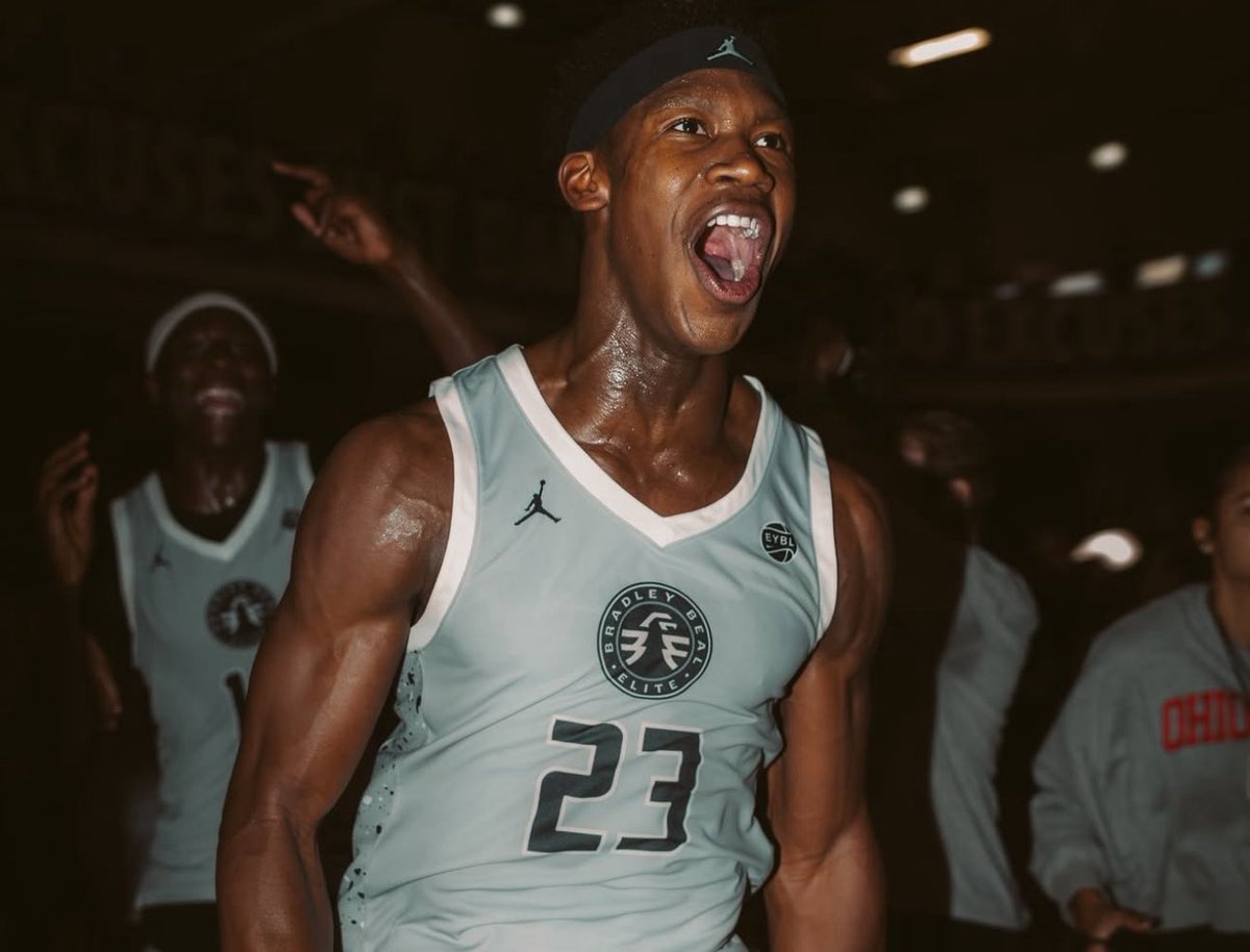 dstrktdigital's tweet image. 4 ⭐️ Arkansas commit JJ Andrews won Peach Jam MVP after helping @BradBealElite win the @NikeEYB Title
In this article, we breakdown his performance, and also what to expect from him when he arrives at Arkansas
Full Article ⬇️
dstrktdigital.com/circuit-inside…