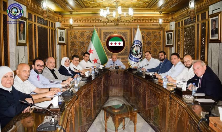 AhmadSY0309's tweet image. ترأس المهندس محمد أيمن المولوي اجتماعاً لوضع خطة استراتيجية لتطوير غرفة صناعة دمشق وريفها، شملت إعادة الهيكلة، التحول الرقمي، مراكز ابتكار، تشبيك محلي ودولي، قواعد بيانات بالذكاء الاصطناعي، وتعزيز دور الغرفة في دعم الاقتصاد الوطني.